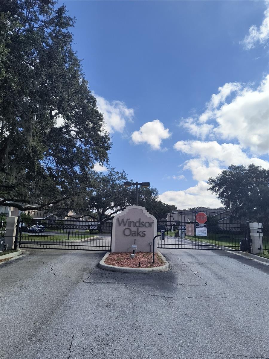 WINDSOR OAKS - Residential Lease