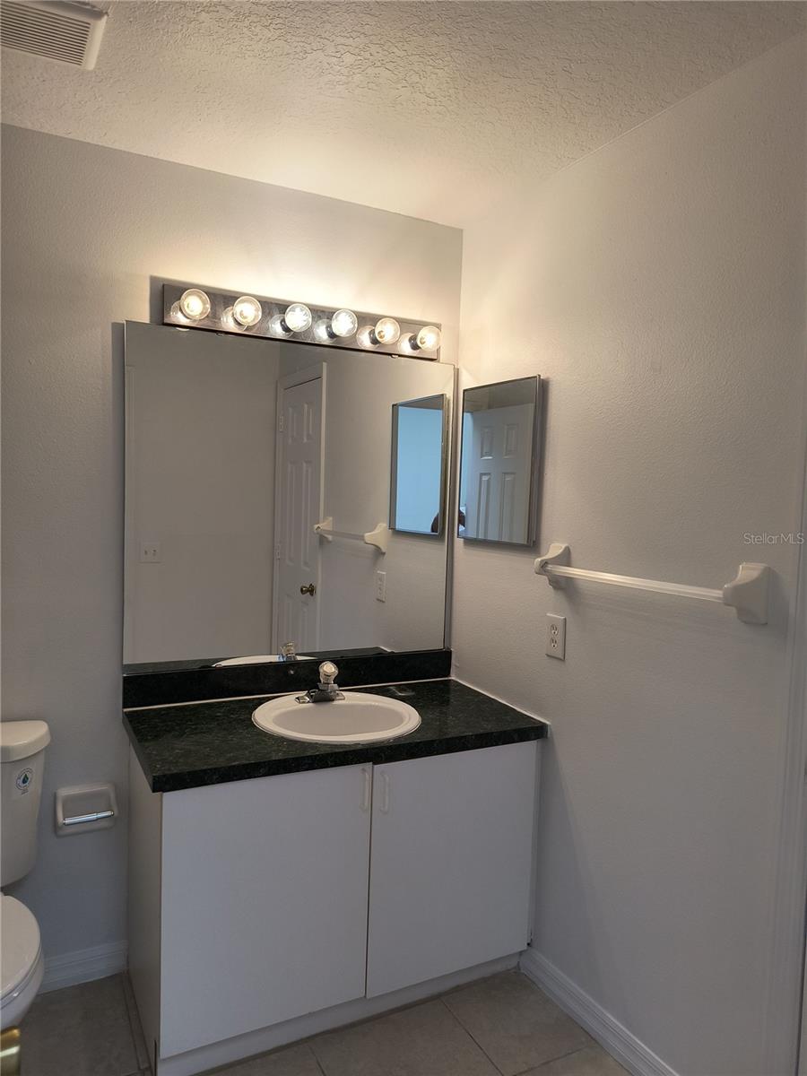 WINDSOR OAKS - Residential Lease