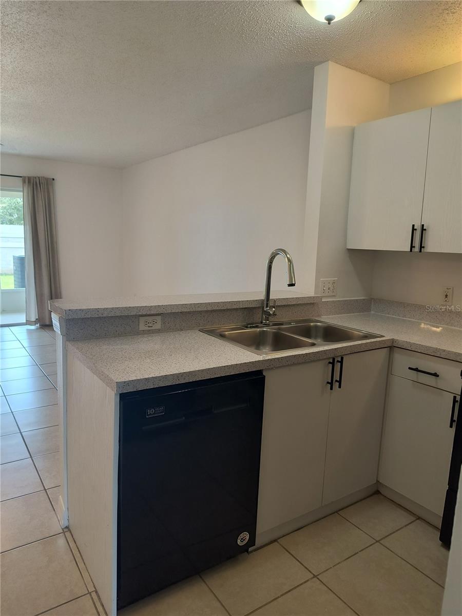 WINDSOR OAKS - Residential Lease