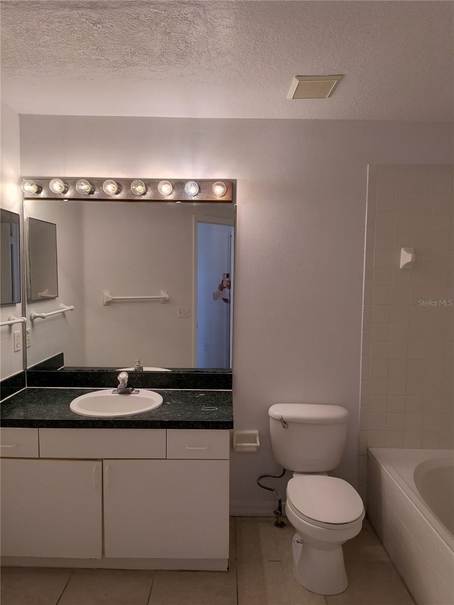 WINDSOR OAKS - Residential Lease