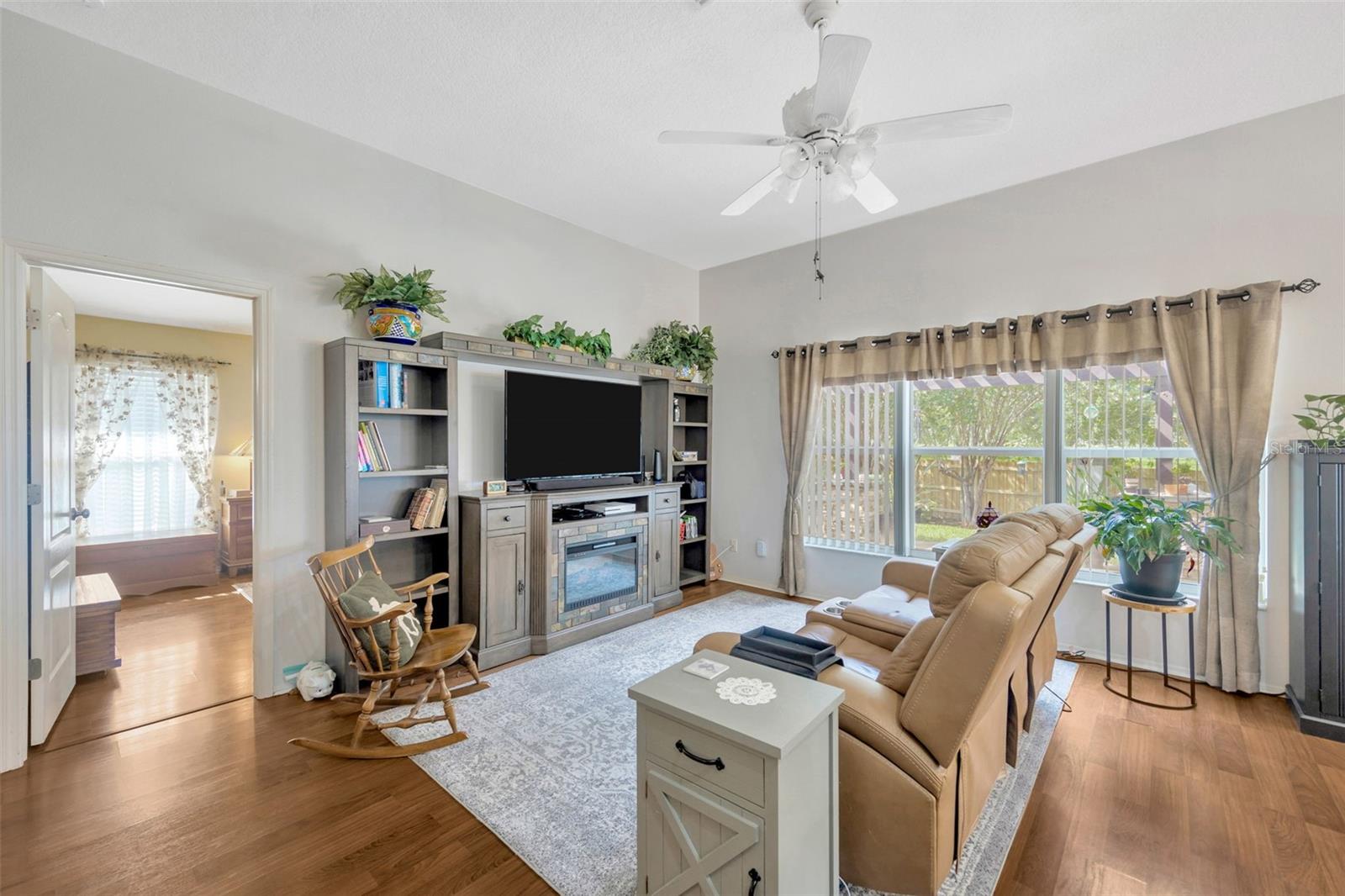 OAK GLEN - Residential Lease