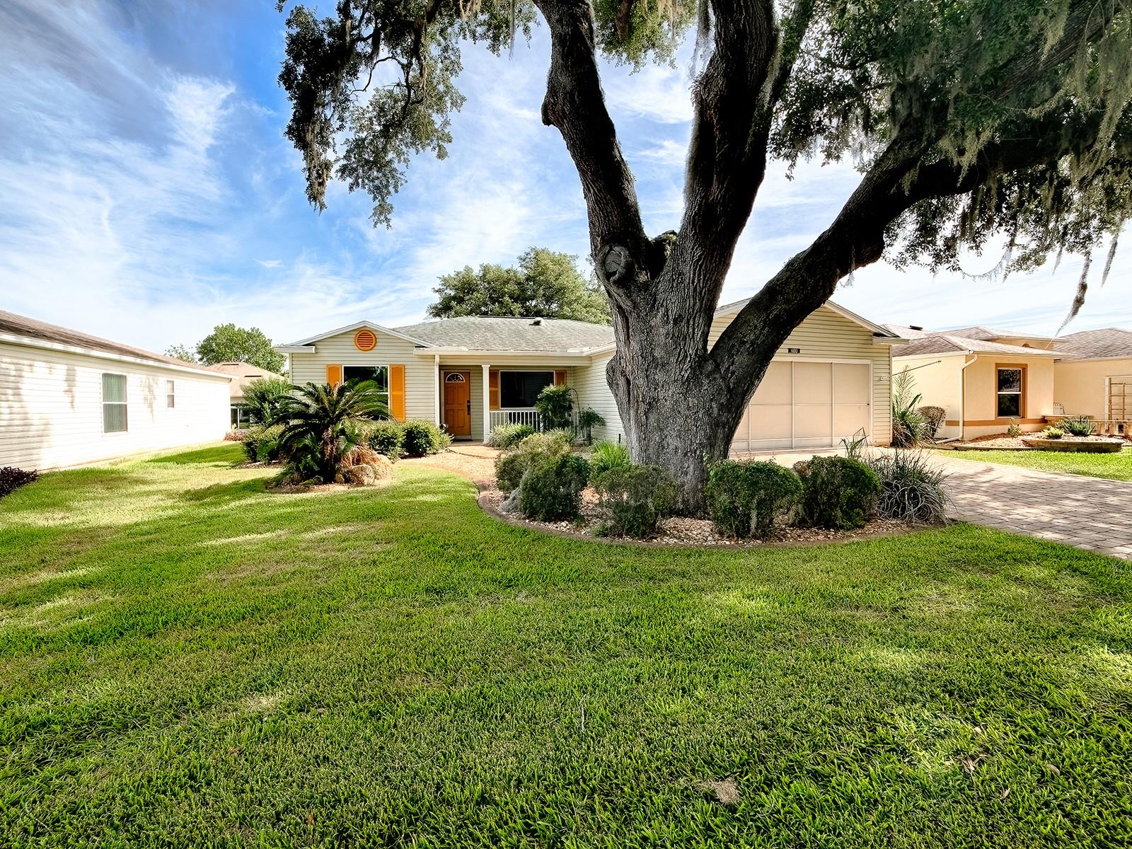 1033 MEADOWBEND DRIVE
