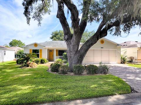 Photo of 1033 Meadowbend Drive, Leesburg, FL 34748 (MLS # G5113906)