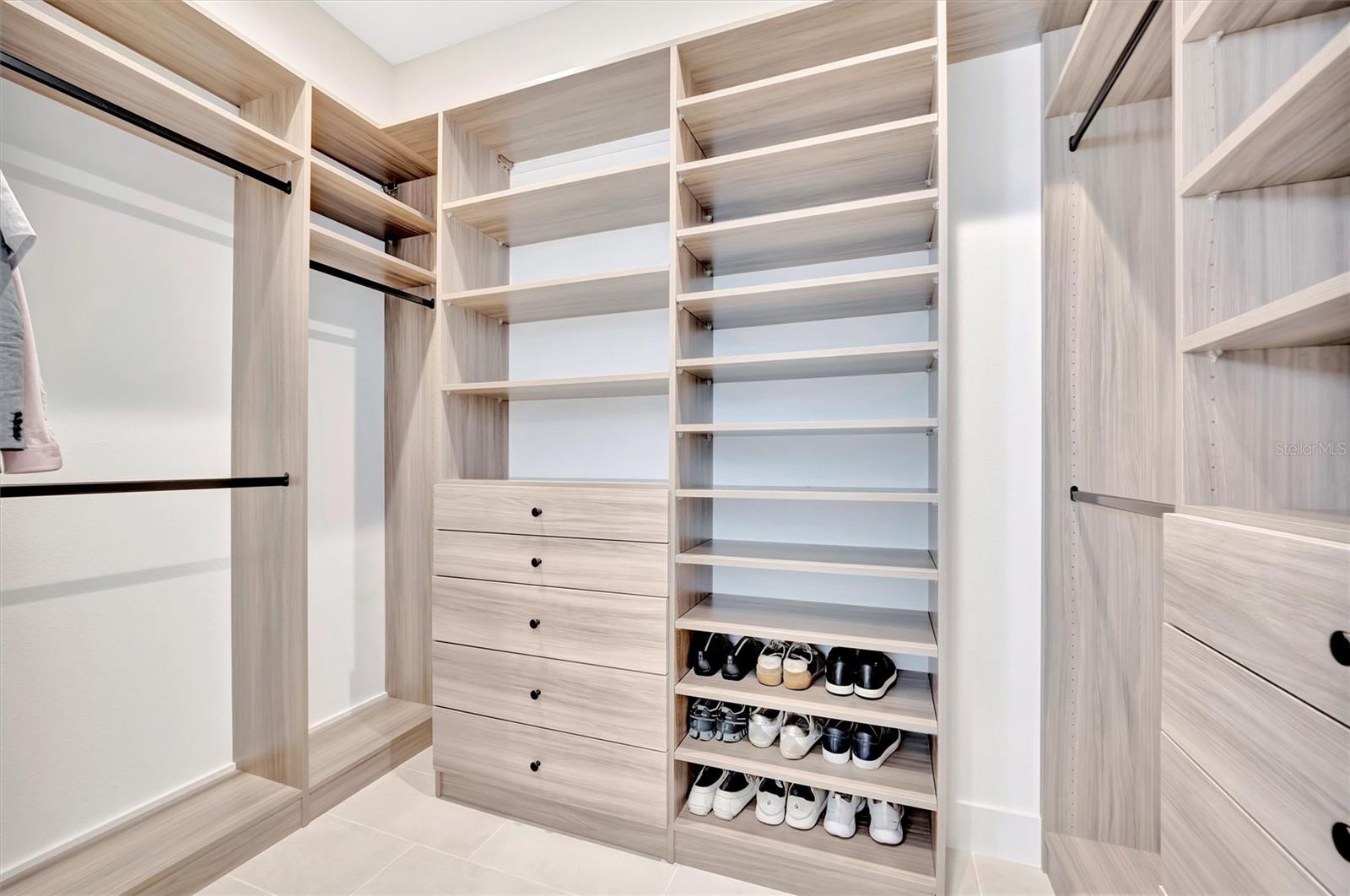 AQUA LAGOON - Residential