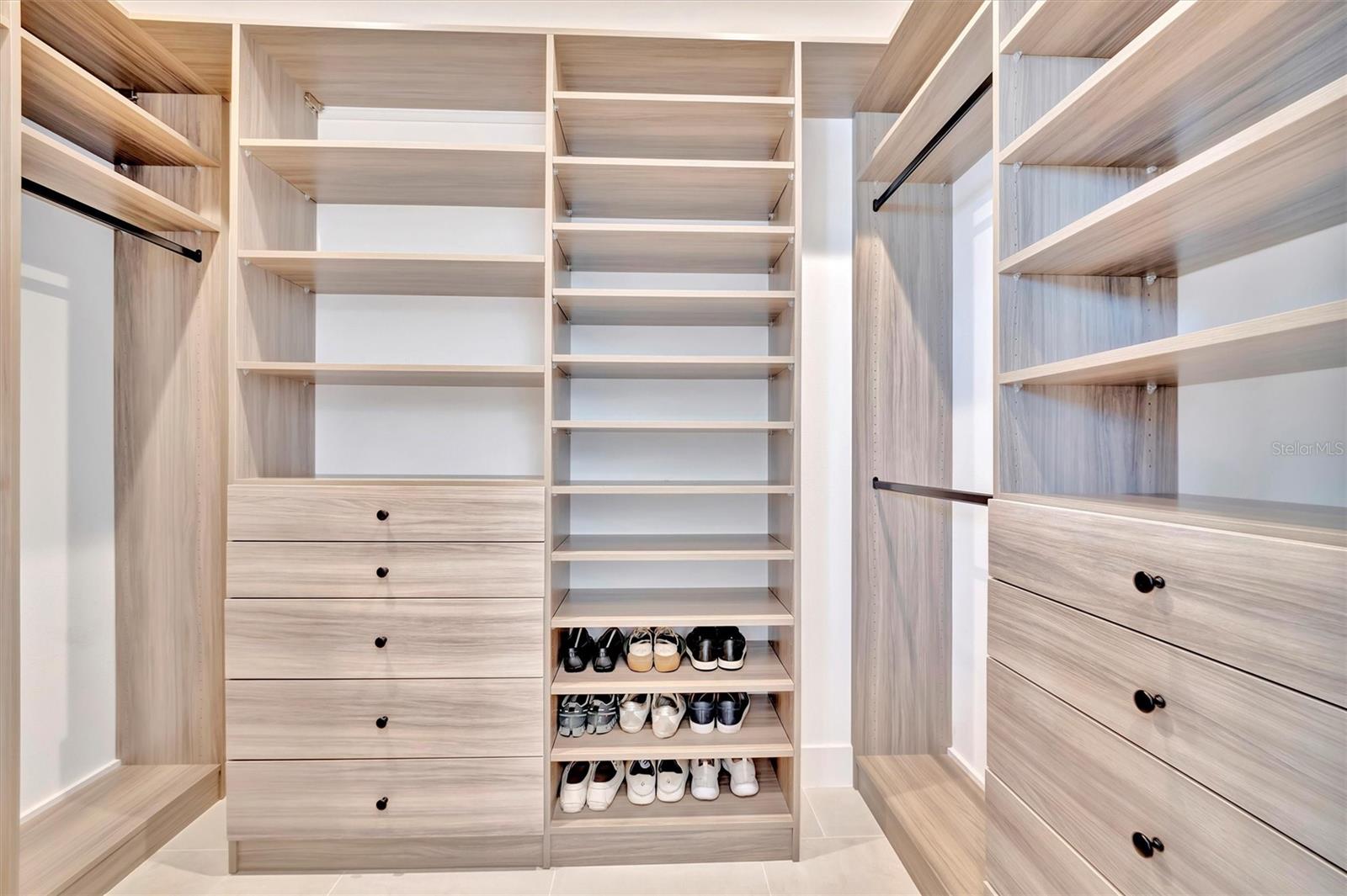 AQUA LAGOON - Residential