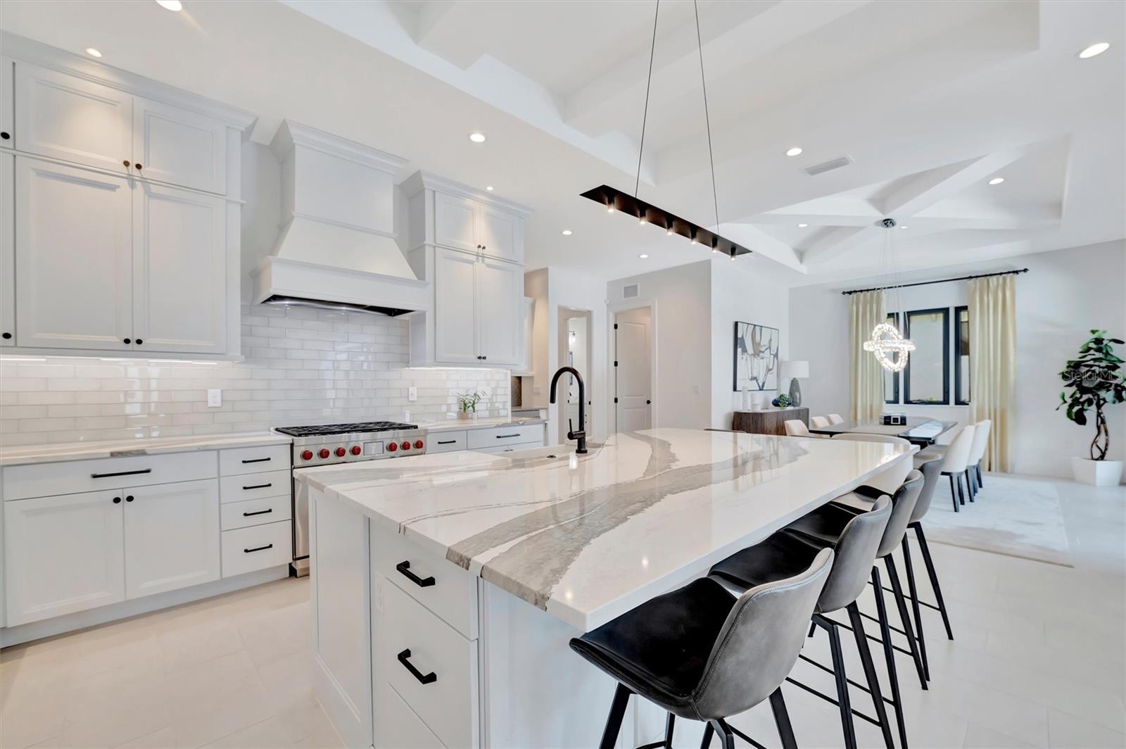 AQUA LAGOON - Residential