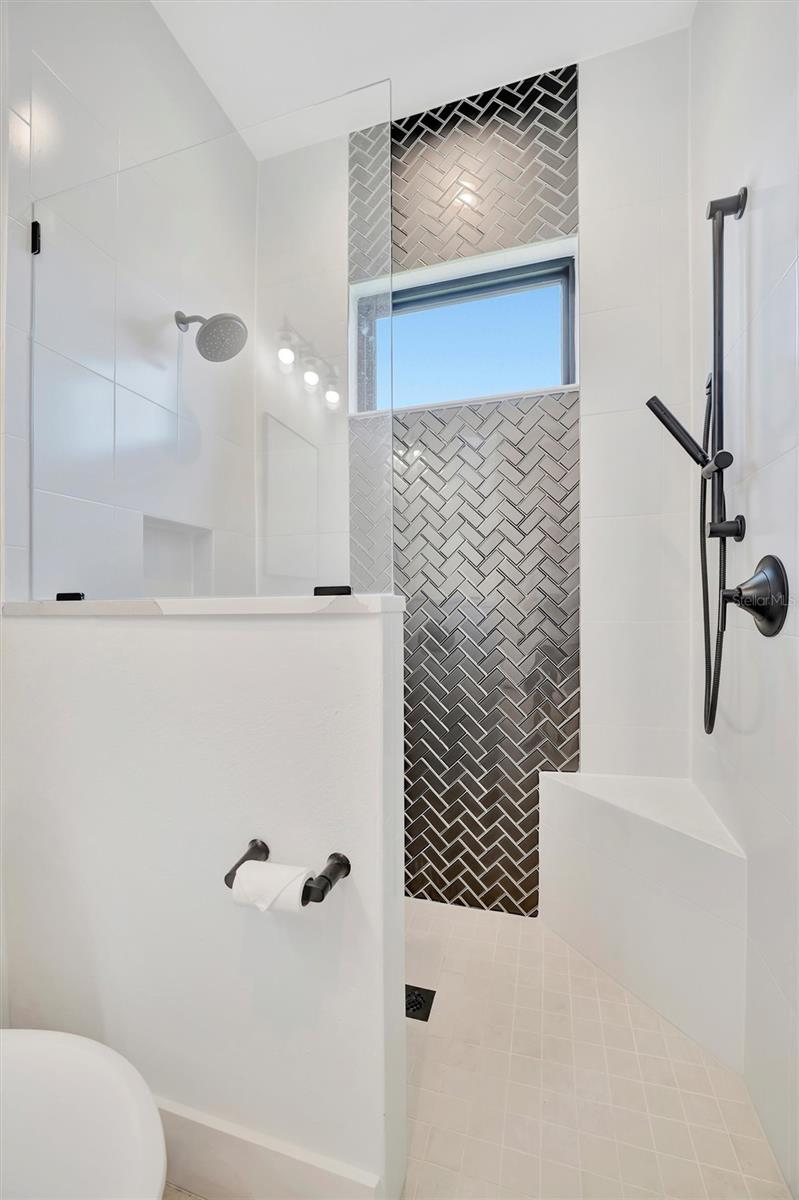 AQUA LAGOON - Residential