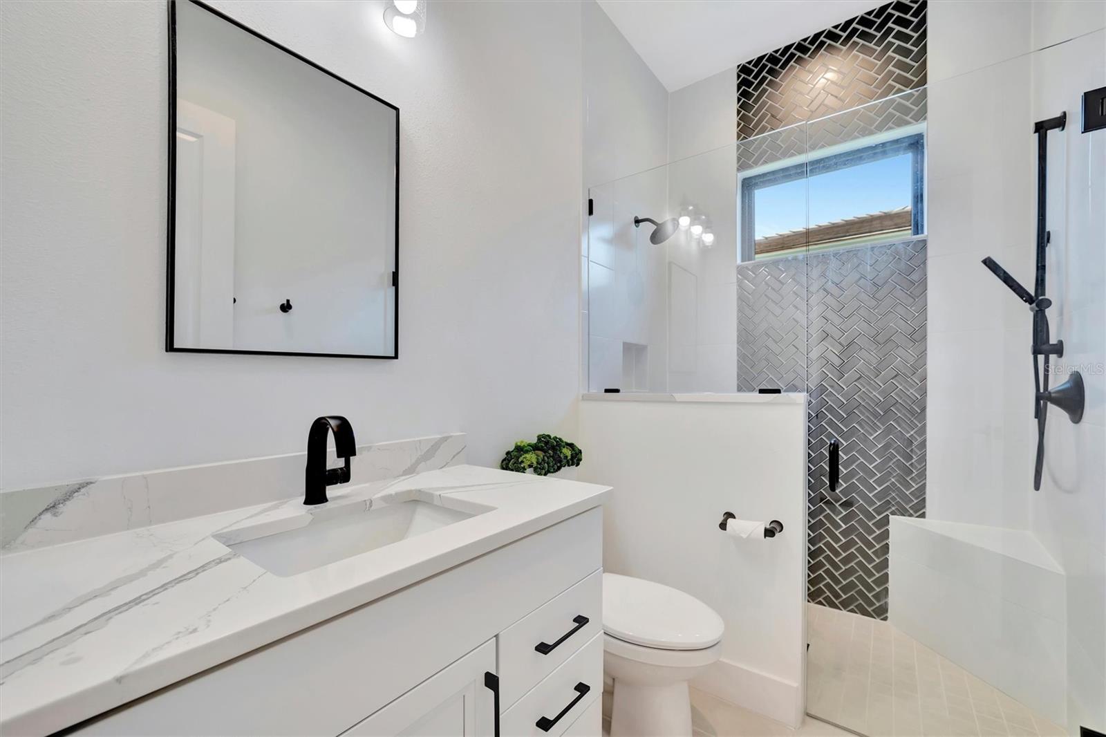 AQUA LAGOON - Residential