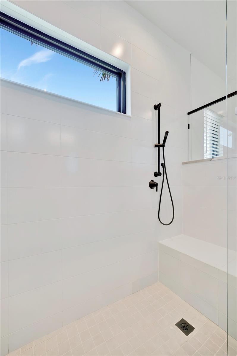 AQUA LAGOON - Residential