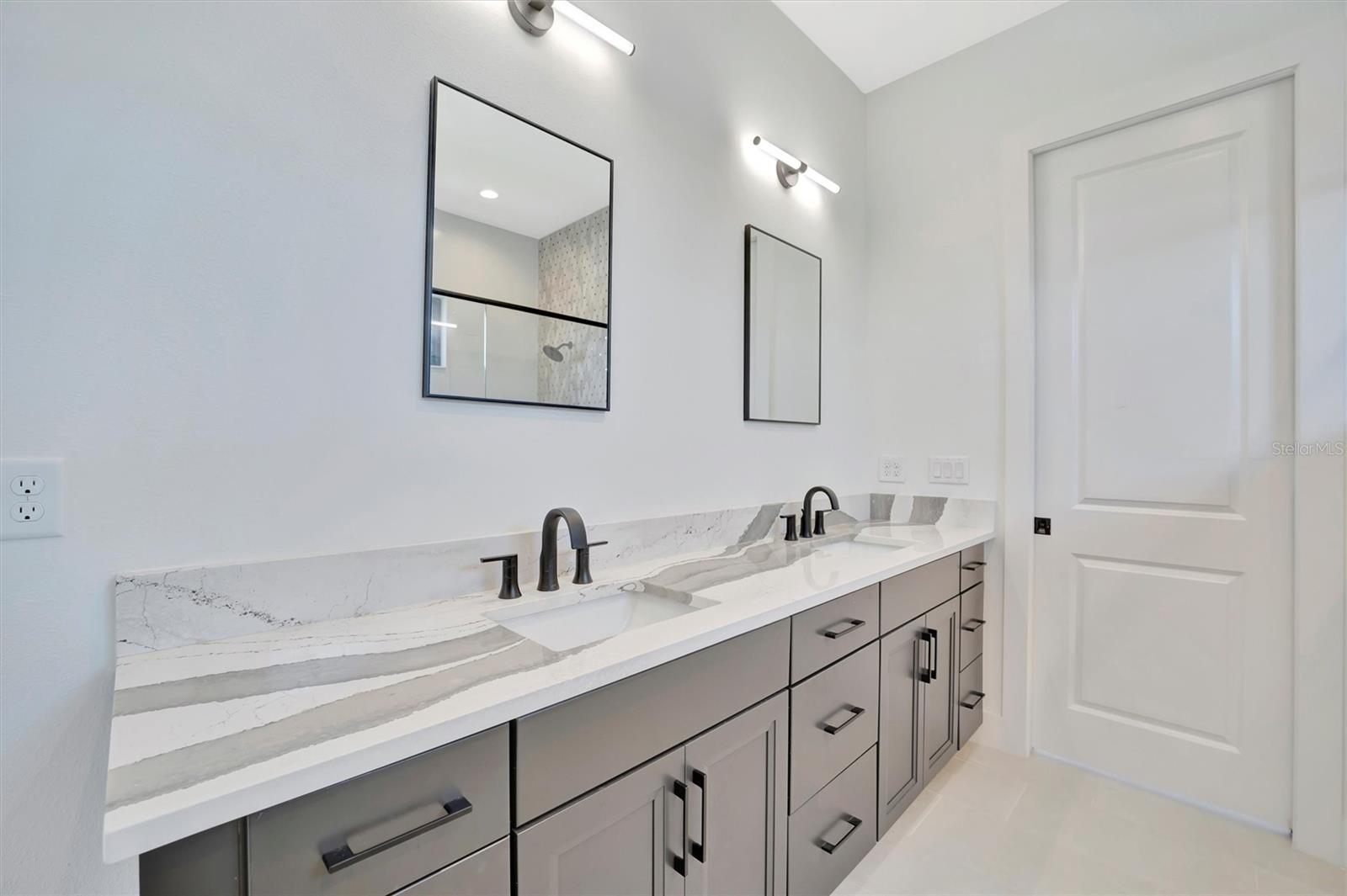 AQUA LAGOON - Residential