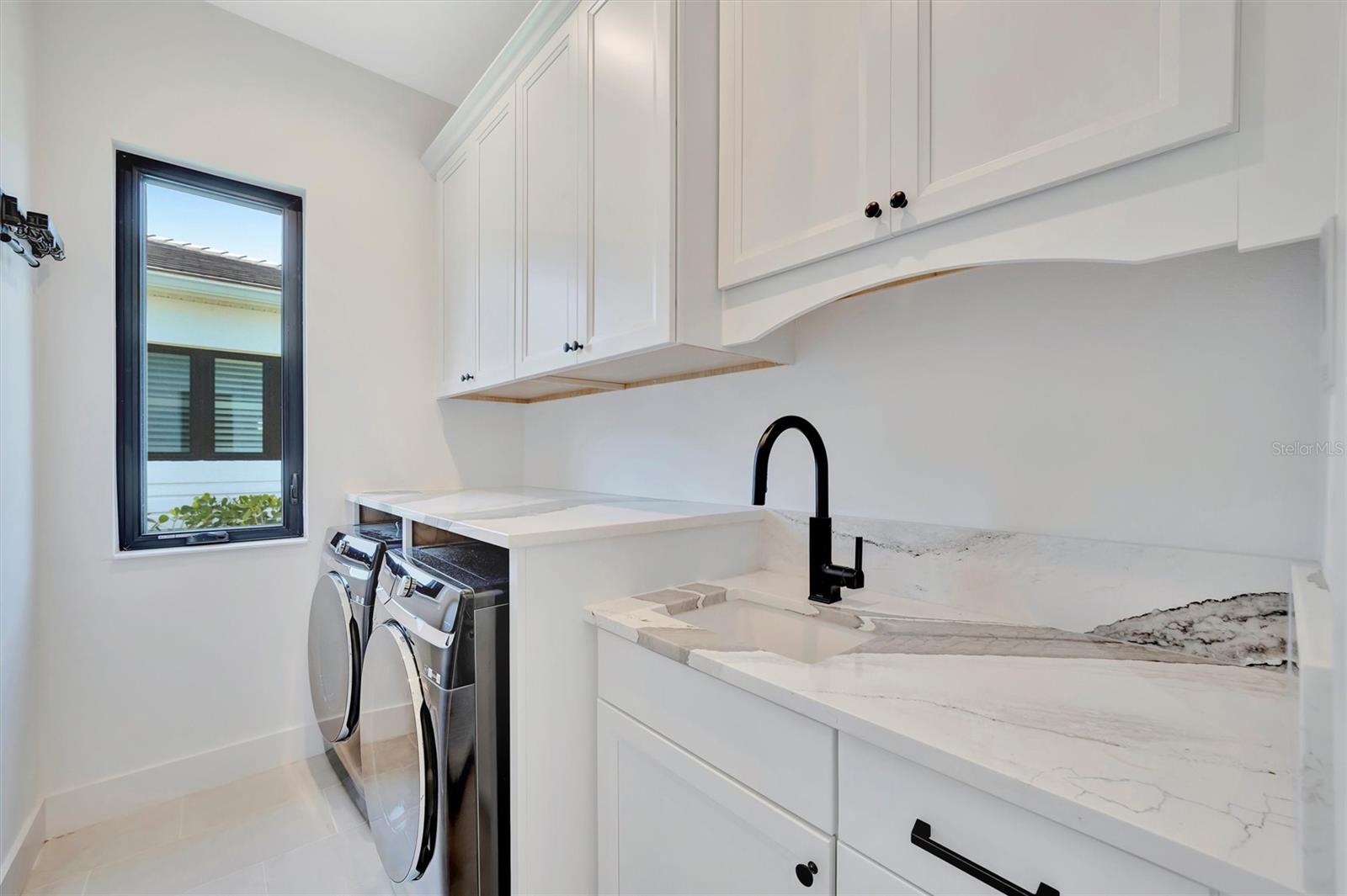 AQUA LAGOON - Residential