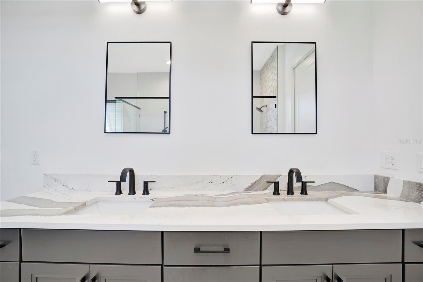 AQUA LAGOON - Residential