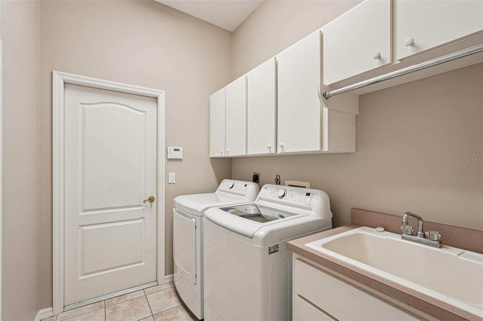 COUNTRY CREEK - Residential