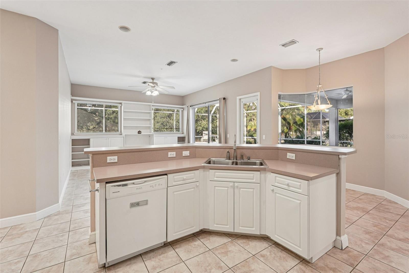 COUNTRY CREEK - Residential