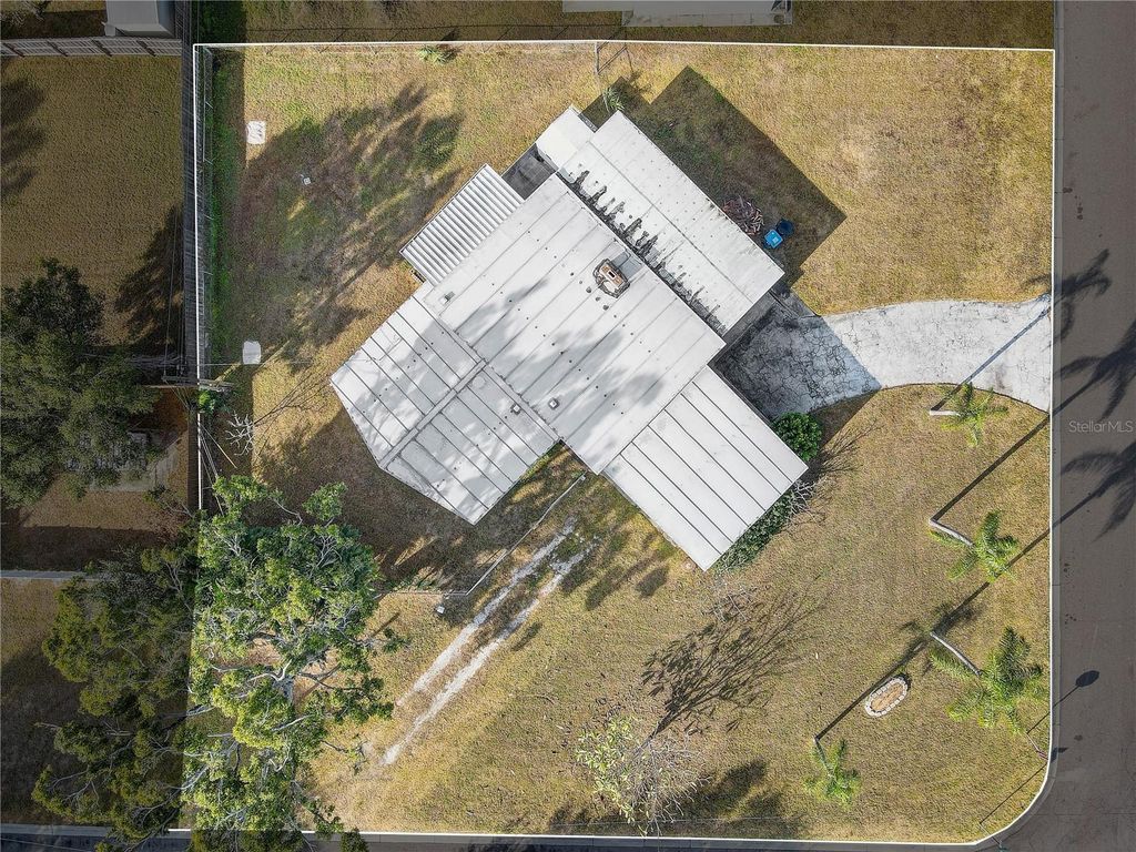 Photo of 1000 61st Avenue N, St Petersburg, FL 33703 (MLS # TB8454472)