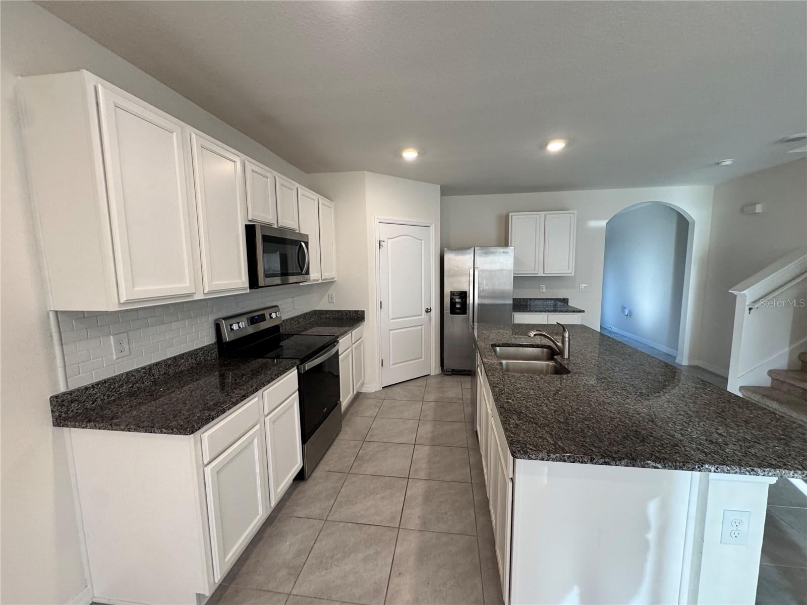 RIVERSTONE PH 2 - Residential Lease