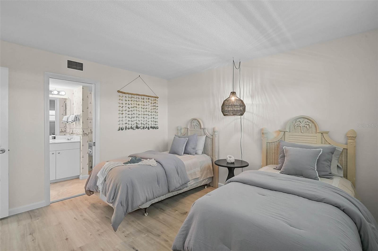 ORLEANS THE - Residential