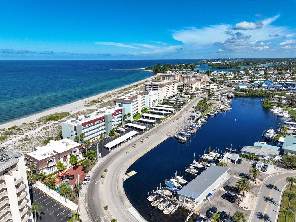 Photo of 950 Tarpon Center Drive #305, Venice, FL 34285 (MLS # N6141657)