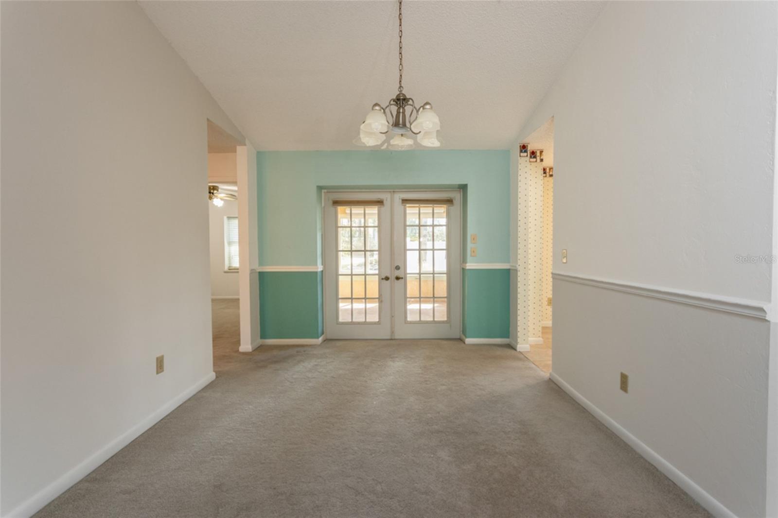 PINE LAKES - Residential