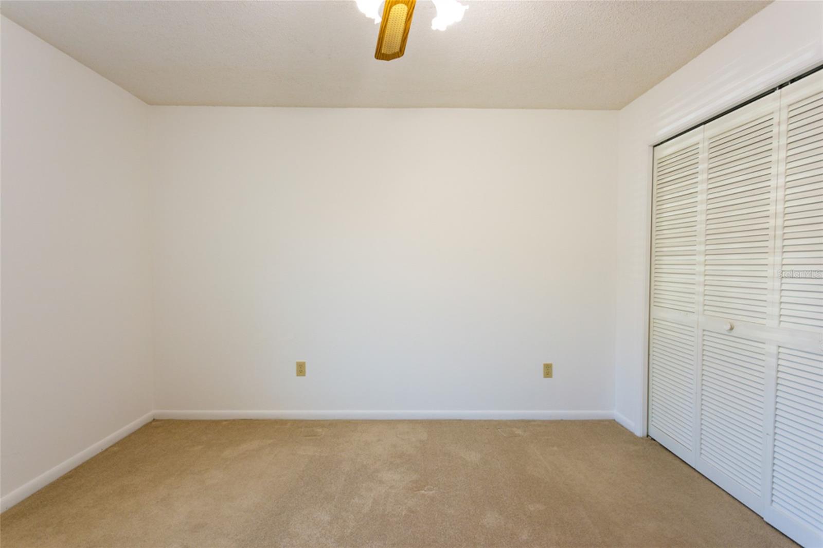 PINE LAKES - Residential