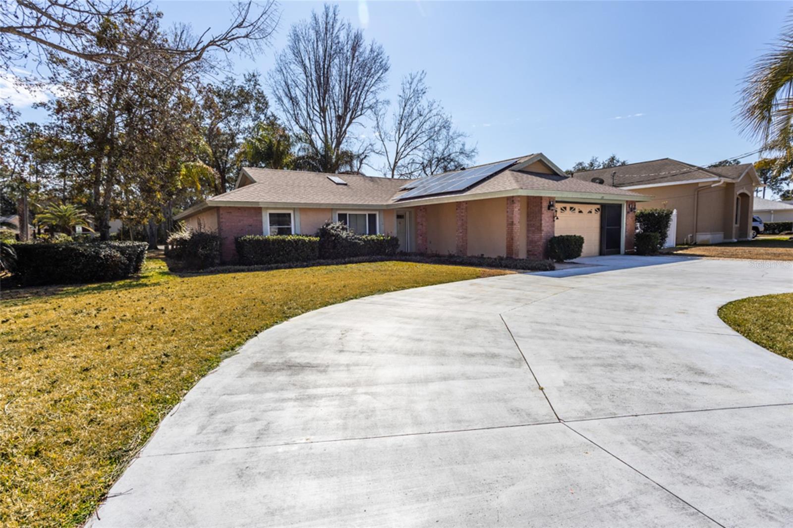 PINE LAKES - Residential