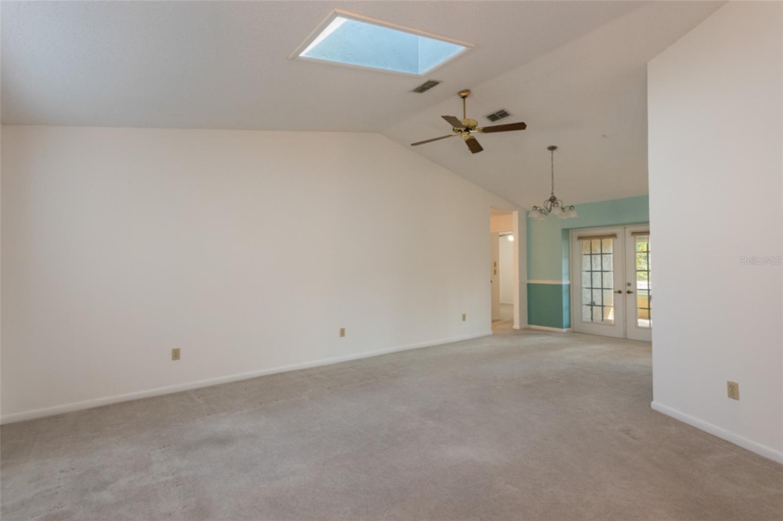 PINE LAKES - Residential