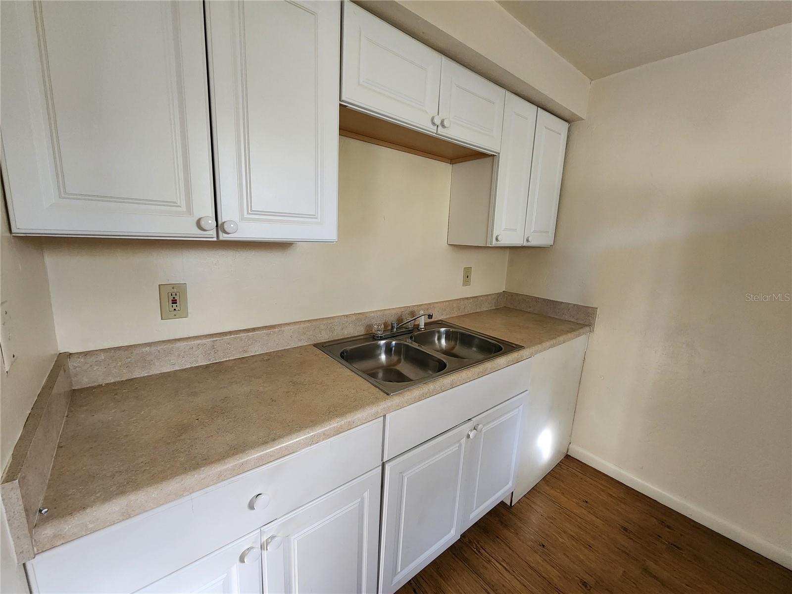 CEDAR RIDGE - Residential Lease