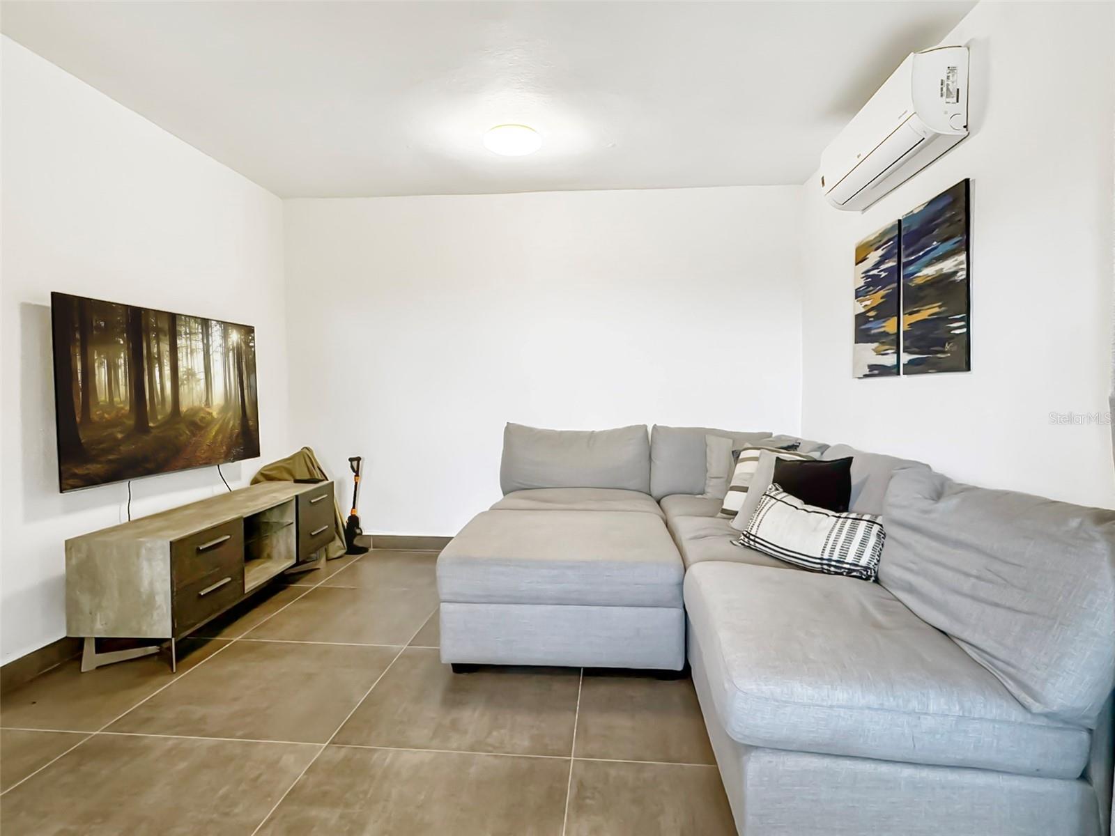 MINILLAS WARD, LA FLORESTA - Residential