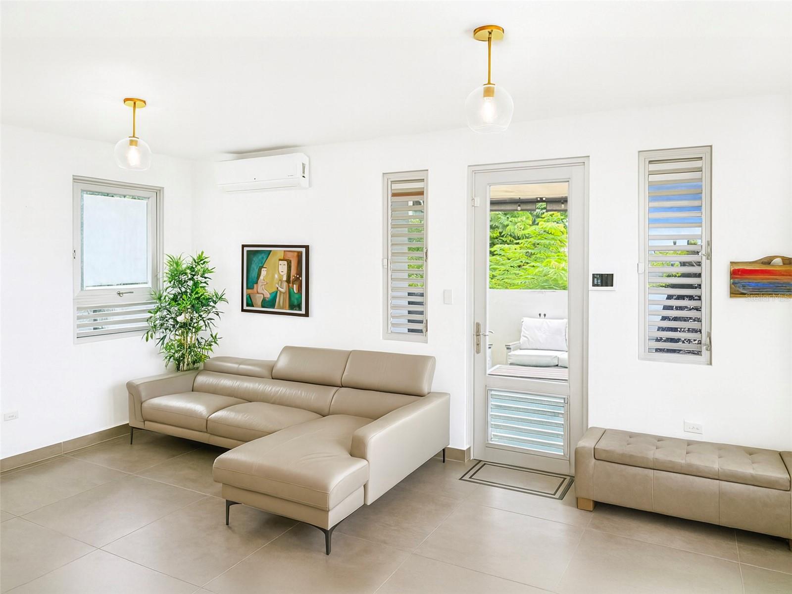 MINILLAS WARD, LA FLORESTA - Residential