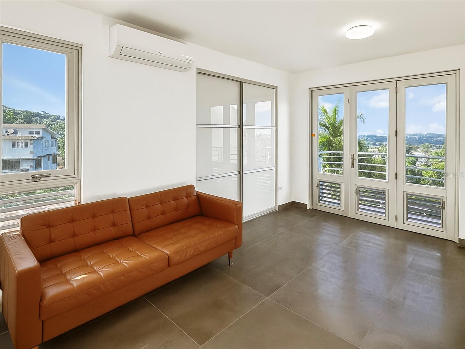 MINILLAS WARD, LA FLORESTA - Residential