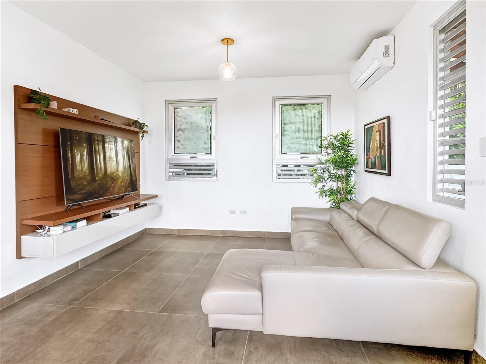 MINILLAS WARD, LA FLORESTA - Residential