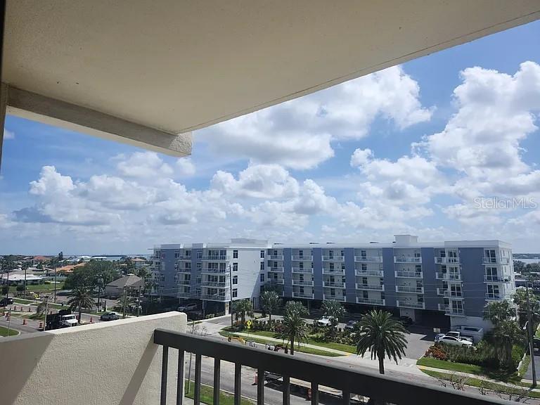 STARBOARD TOWER - Residential Lease