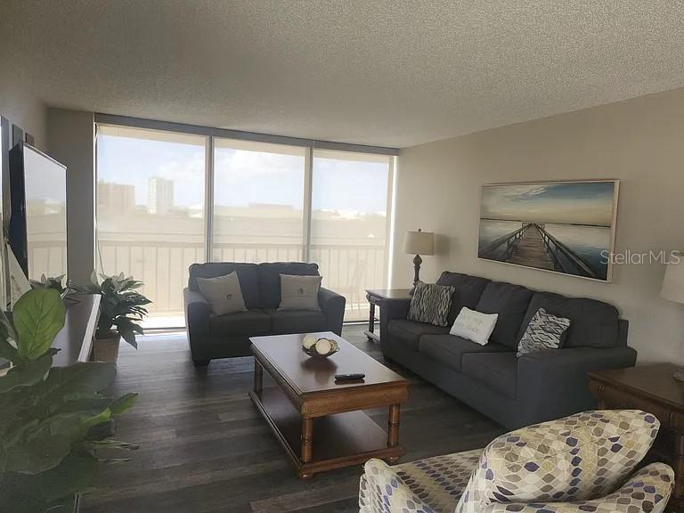 STARBOARD TOWER - Residential Lease