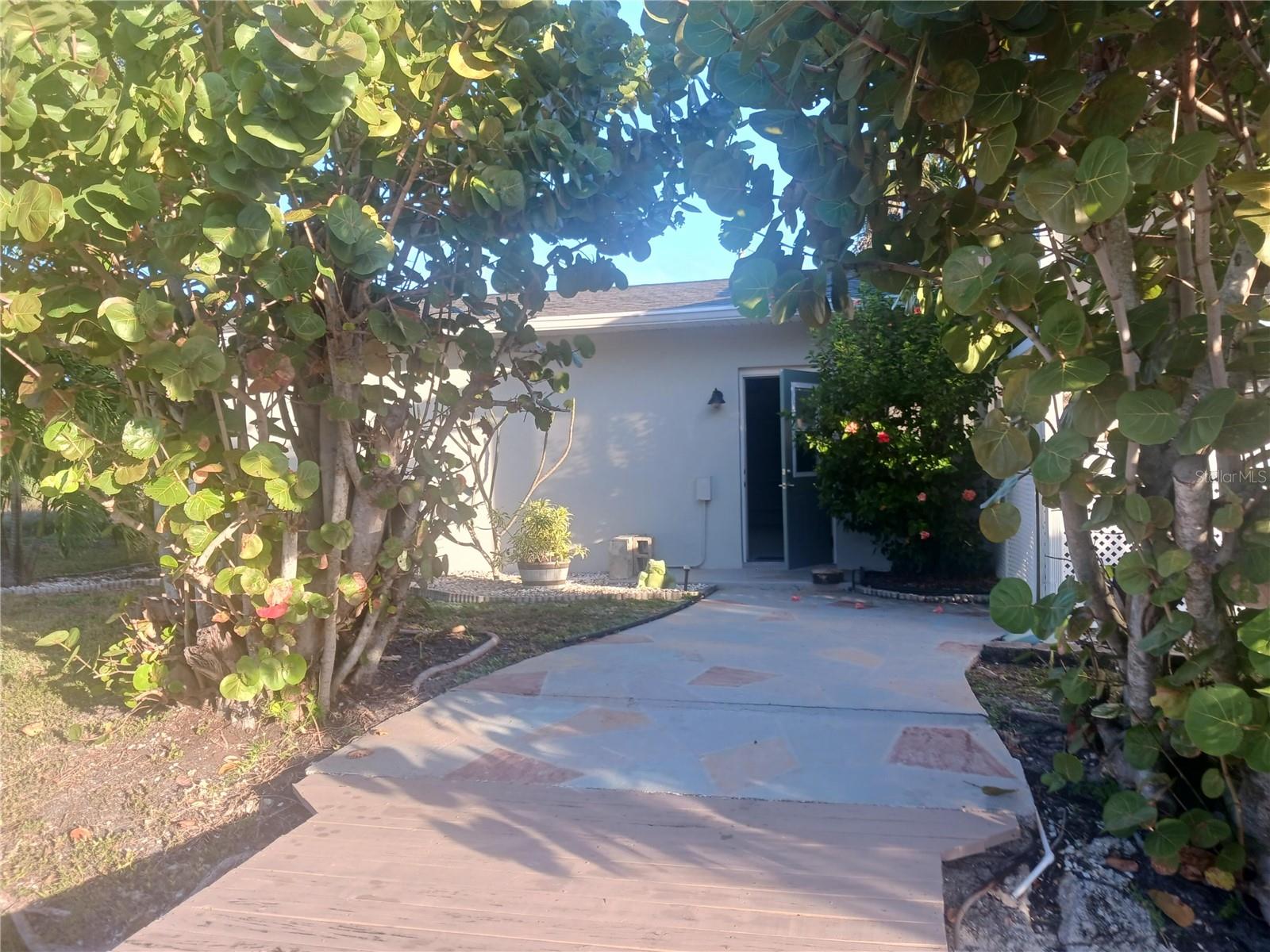 CHARLOTTE PARK - Residential