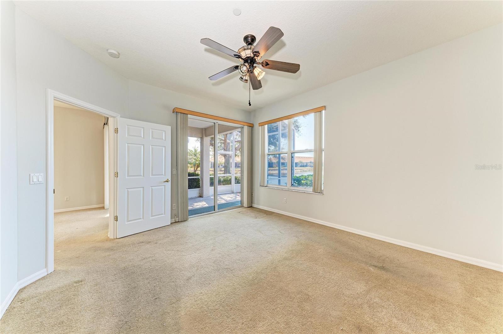 PELICAN POINTE GOLF & COUNTRY CLUB - Residential