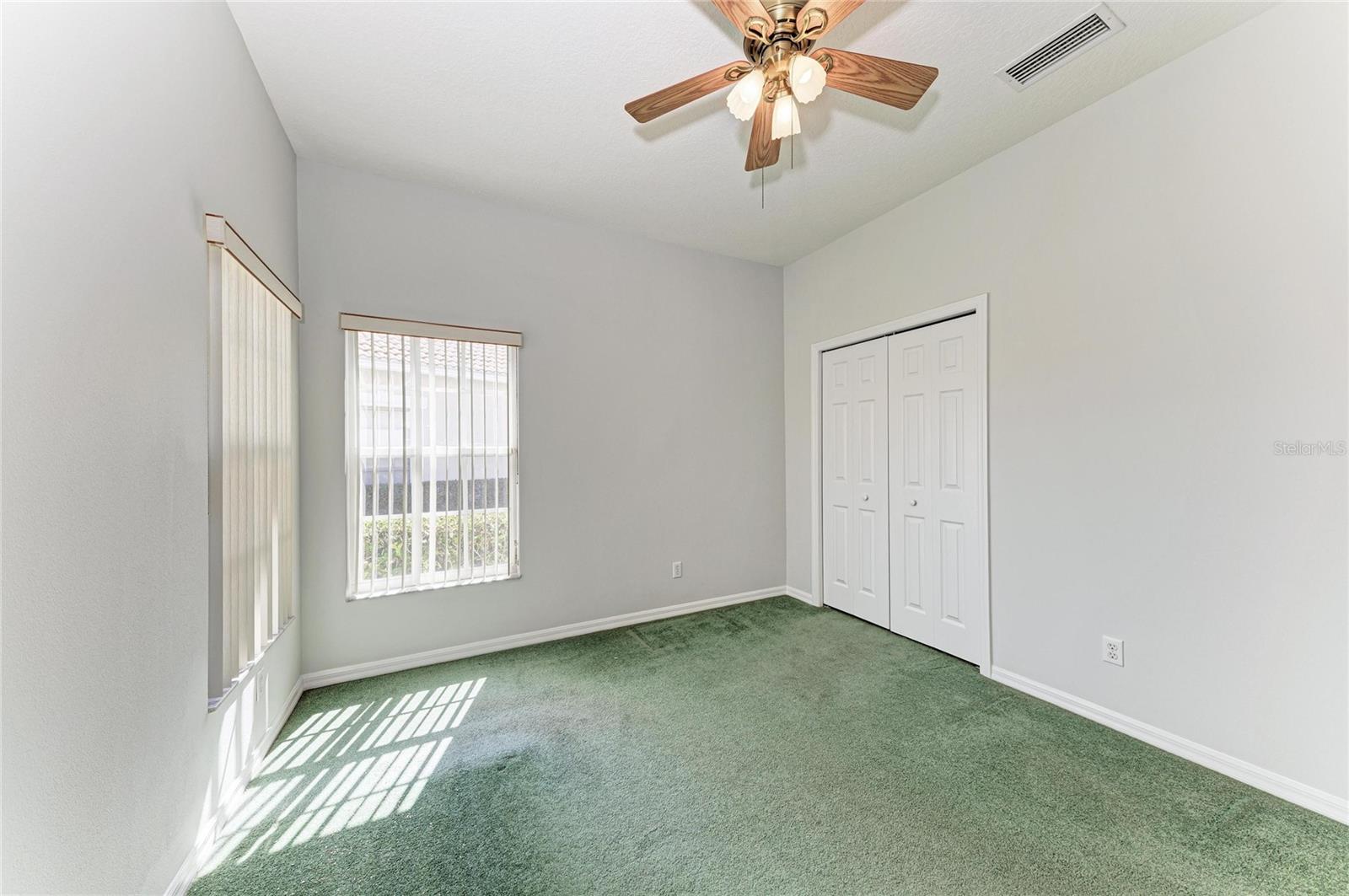 PELICAN POINTE GOLF & COUNTRY CLUB - Residential