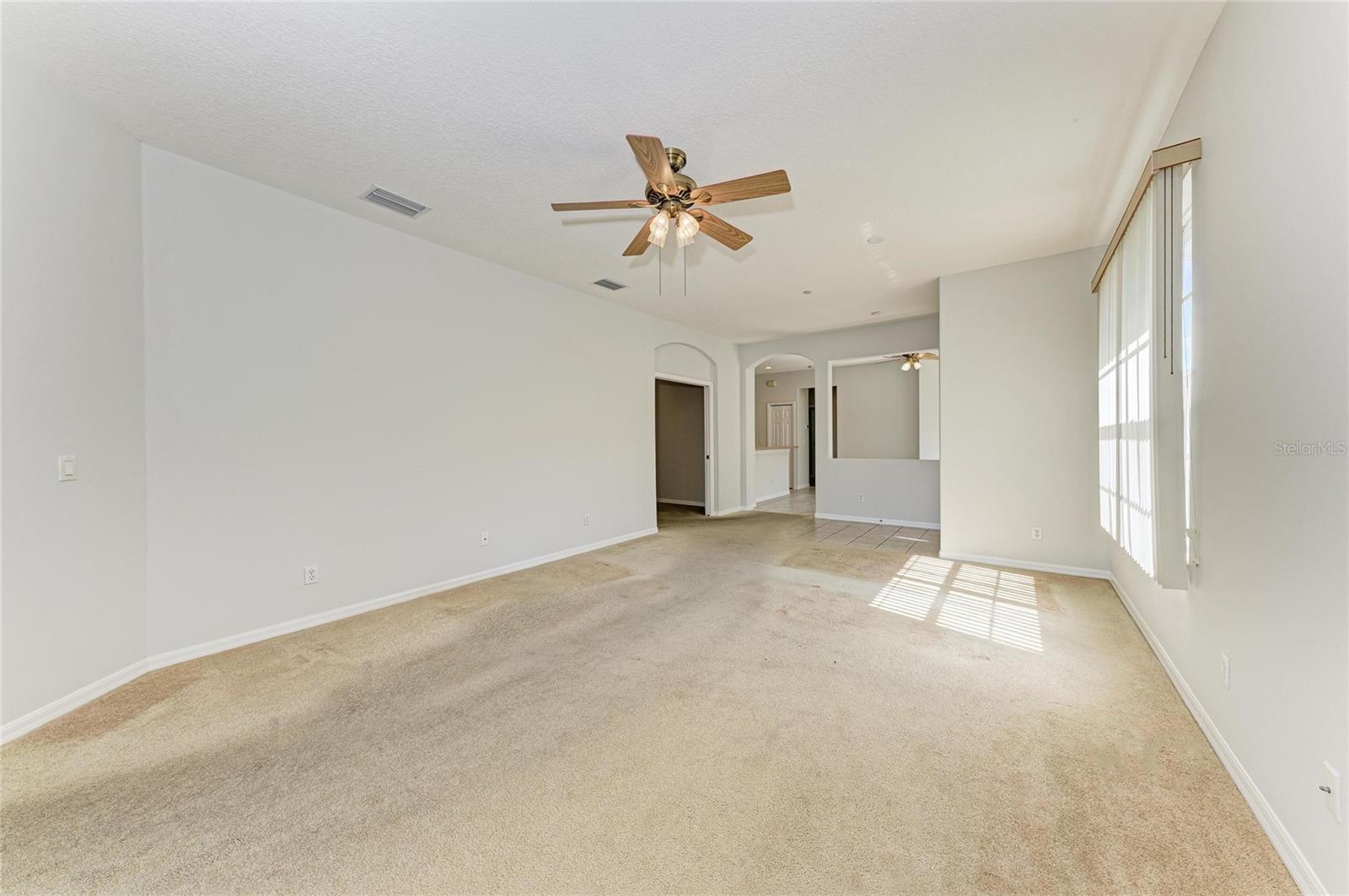 PELICAN POINTE GOLF & COUNTRY CLUB - Residential