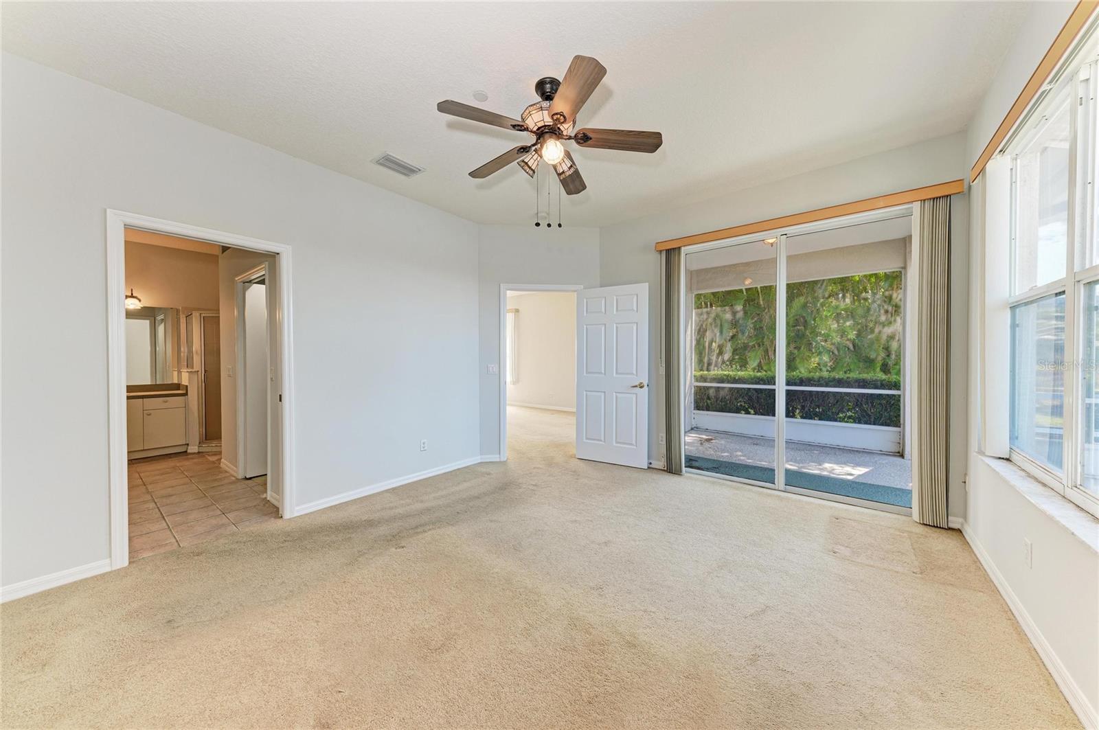 PELICAN POINTE GOLF & COUNTRY CLUB - Residential