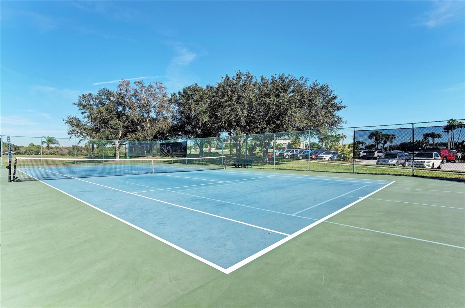 PELICAN POINTE GOLF & COUNTRY CLUB - Residential