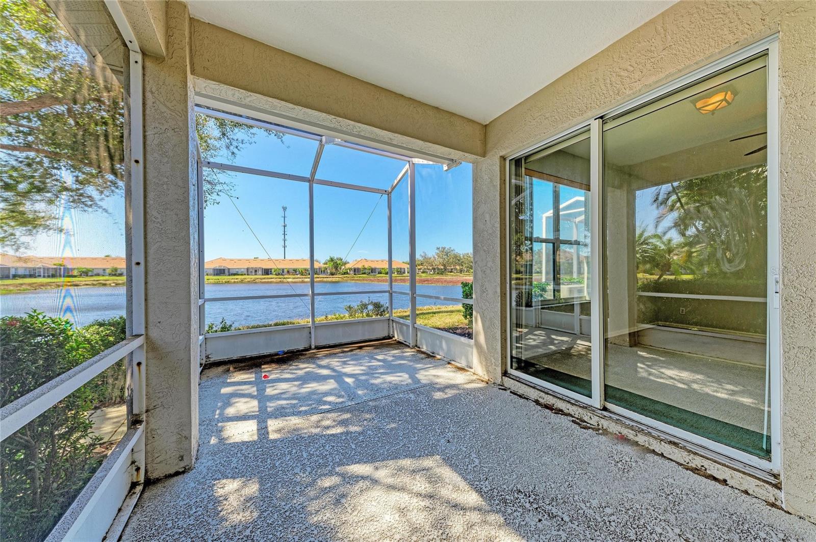 PELICAN POINTE GOLF & COUNTRY CLUB - Residential