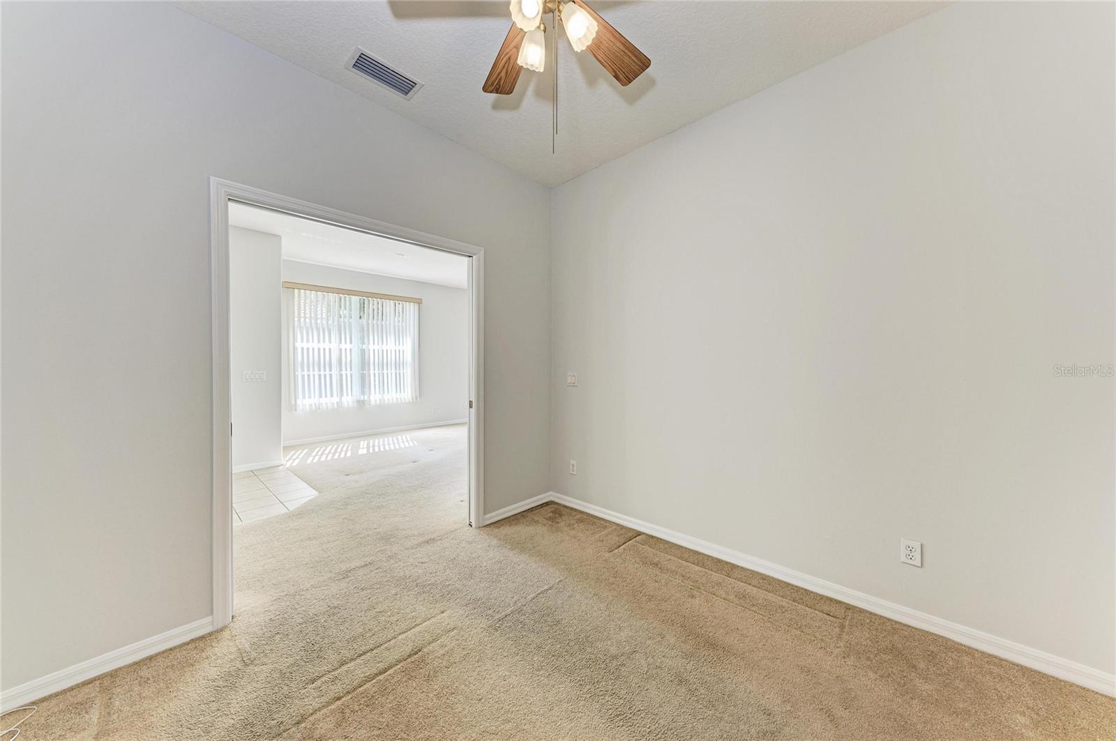 PELICAN POINTE GOLF & COUNTRY CLUB - Residential