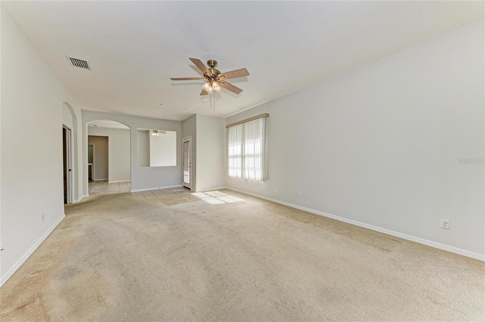 PELICAN POINTE GOLF & COUNTRY CLUB - Residential