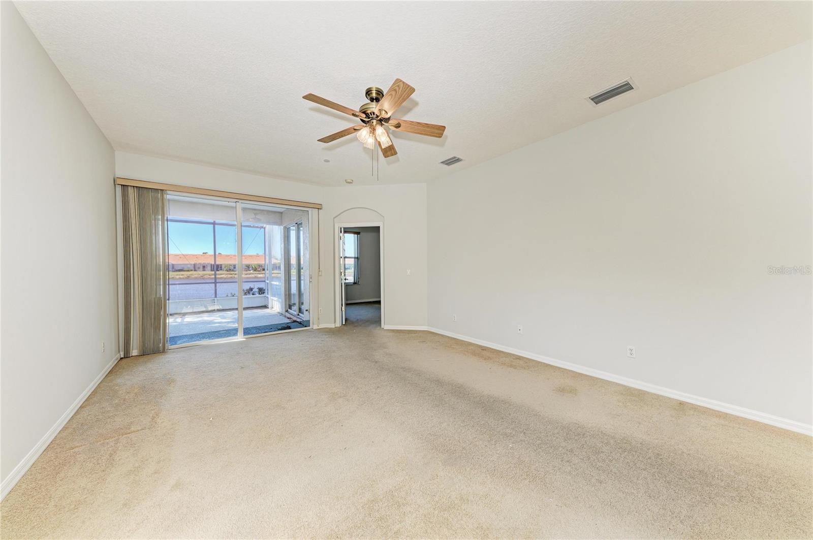 PELICAN POINTE GOLF & COUNTRY CLUB - Residential