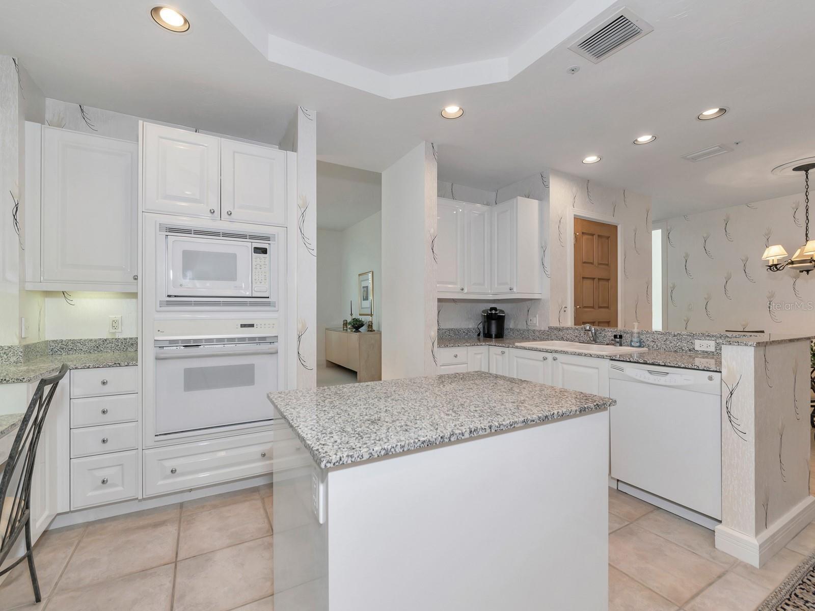 VILLA DI LANCIA PH 1 - Residential