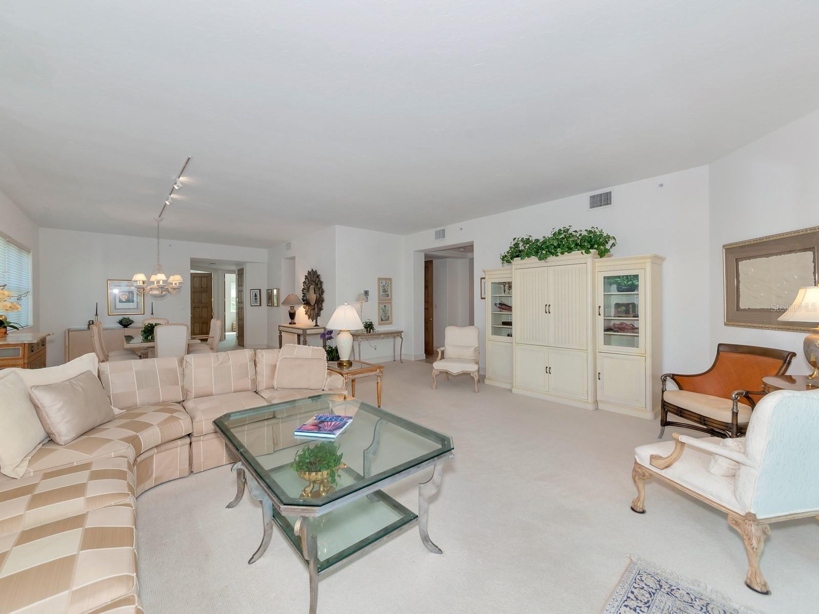 VILLA DI LANCIA PH 1 - Residential