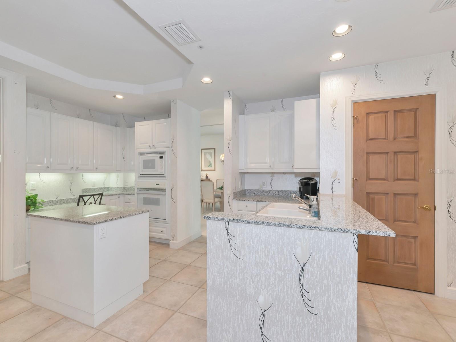 VILLA DI LANCIA PH 1 - Residential