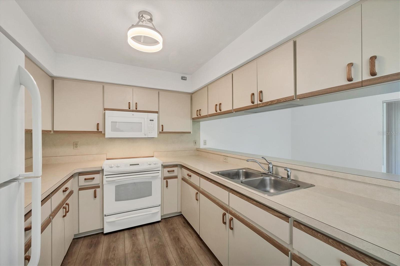 QUAIL LAKE - Residential