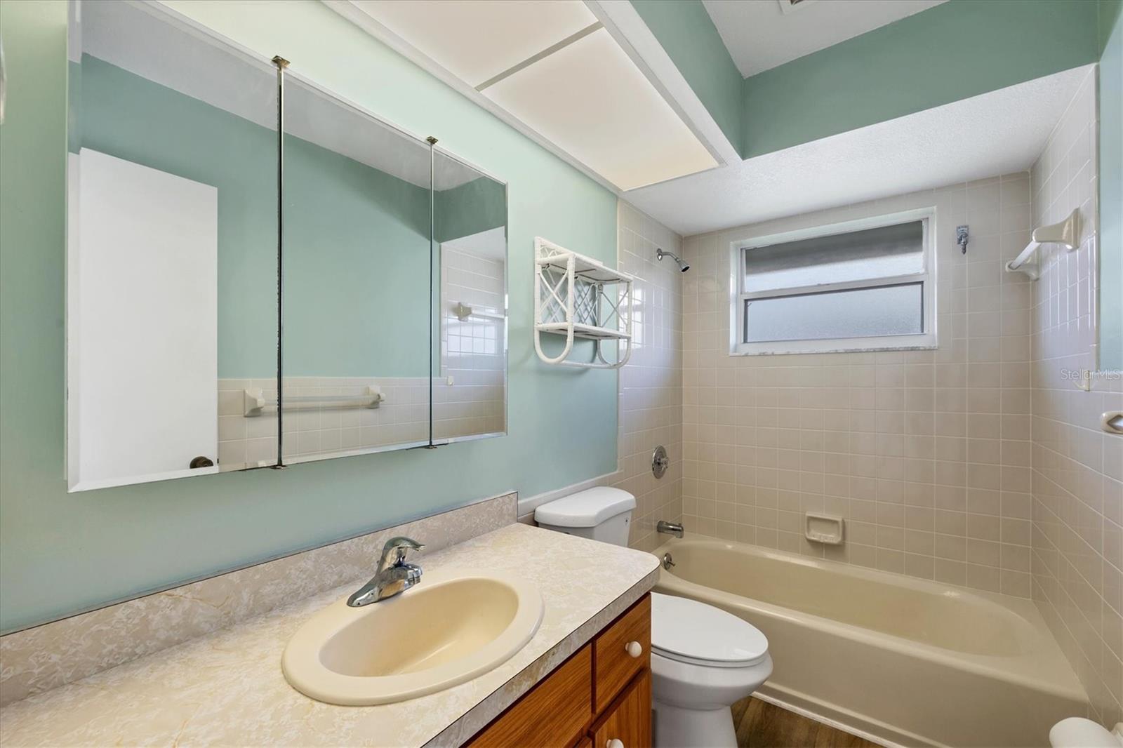 QUAIL LAKE - Residential