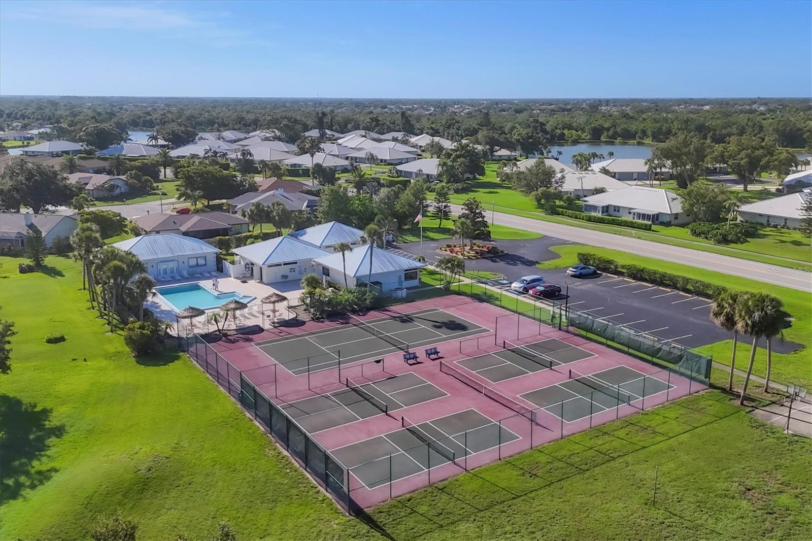 QUAIL LAKE - Residential