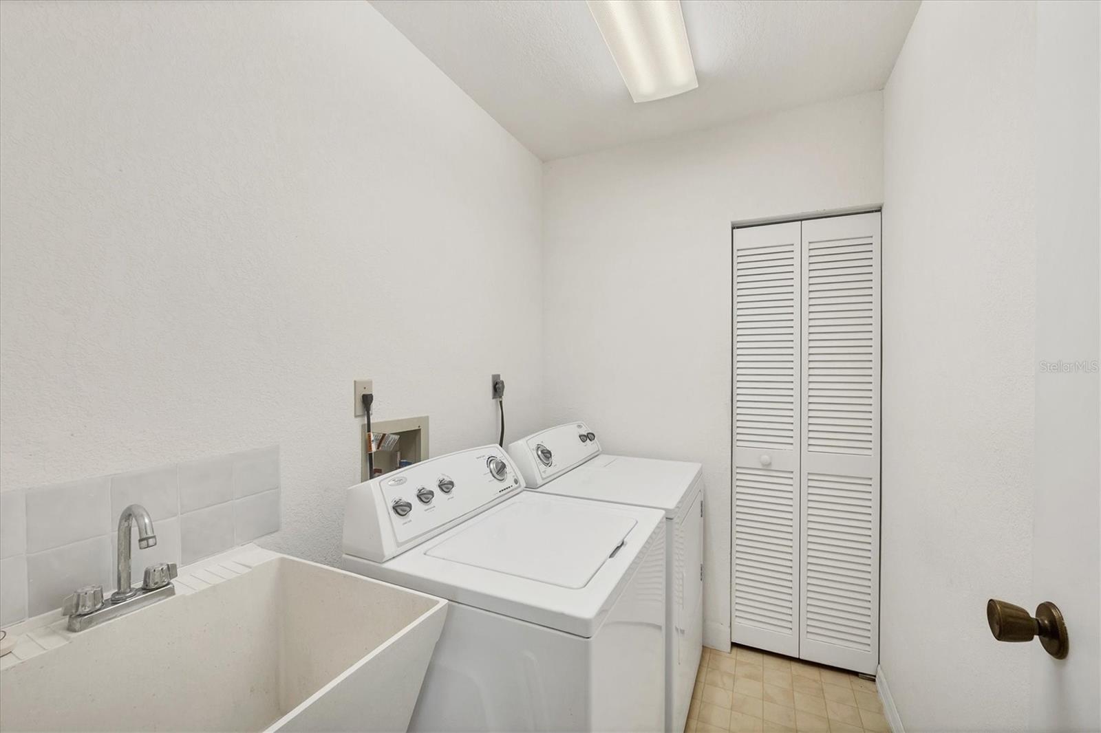 QUAIL LAKE - Residential